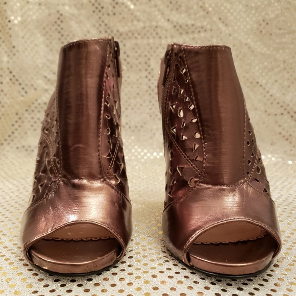 Shoedazzle Metallic Zipper Stilettos Mule Heels - Picture 3 of 5